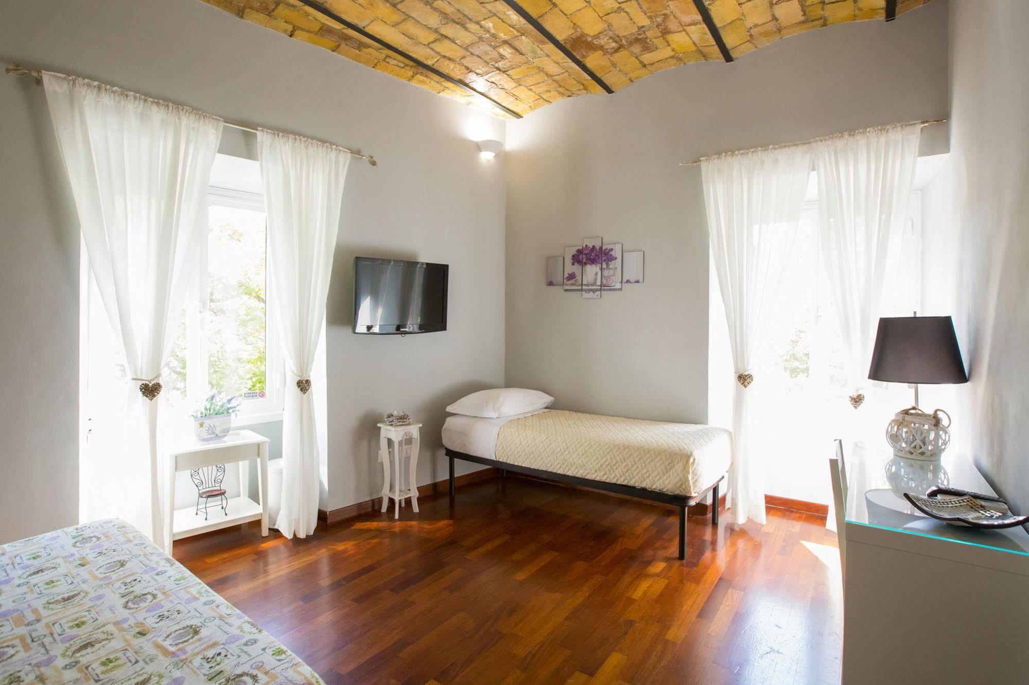 Отель Residenza Sistina Рим Экстерьер фото