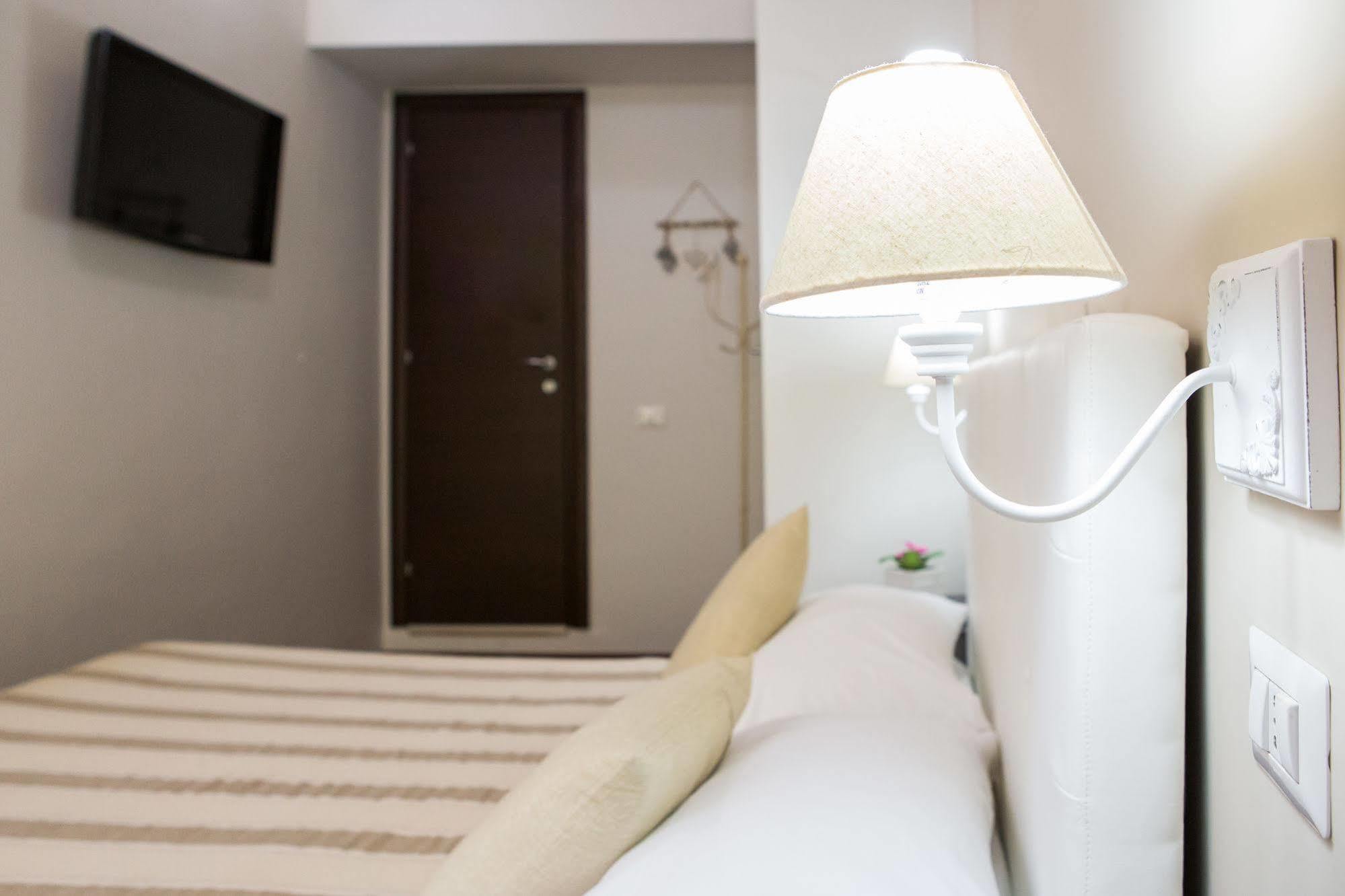 Отель Residenza Sistina Рим Экстерьер фото